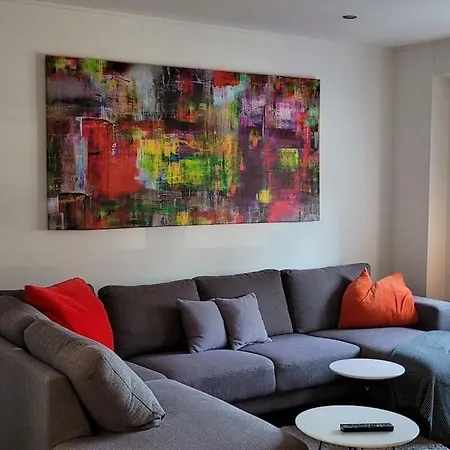 Daire Berg Messe Eg, 2,5 Zimmer, Homeoffice, W-lan *