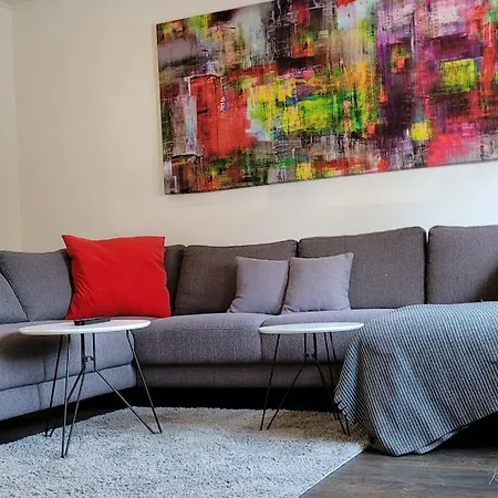 Berg Messe Eg, 2,5 Zimmer, Homeoffice, W-lan *